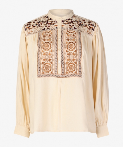 Antik Batik betina