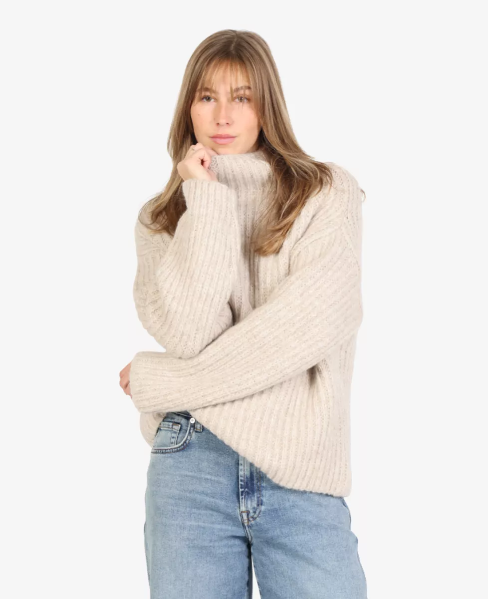 Closed Trui - Zand 2 Closed Closed Trui - Zand