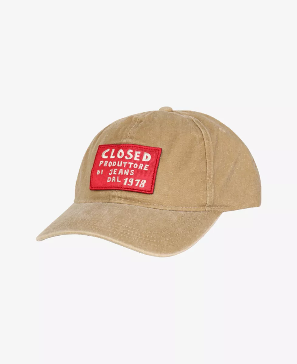 Closed Pet - Camel 1 Closed Closed Pet - Camel