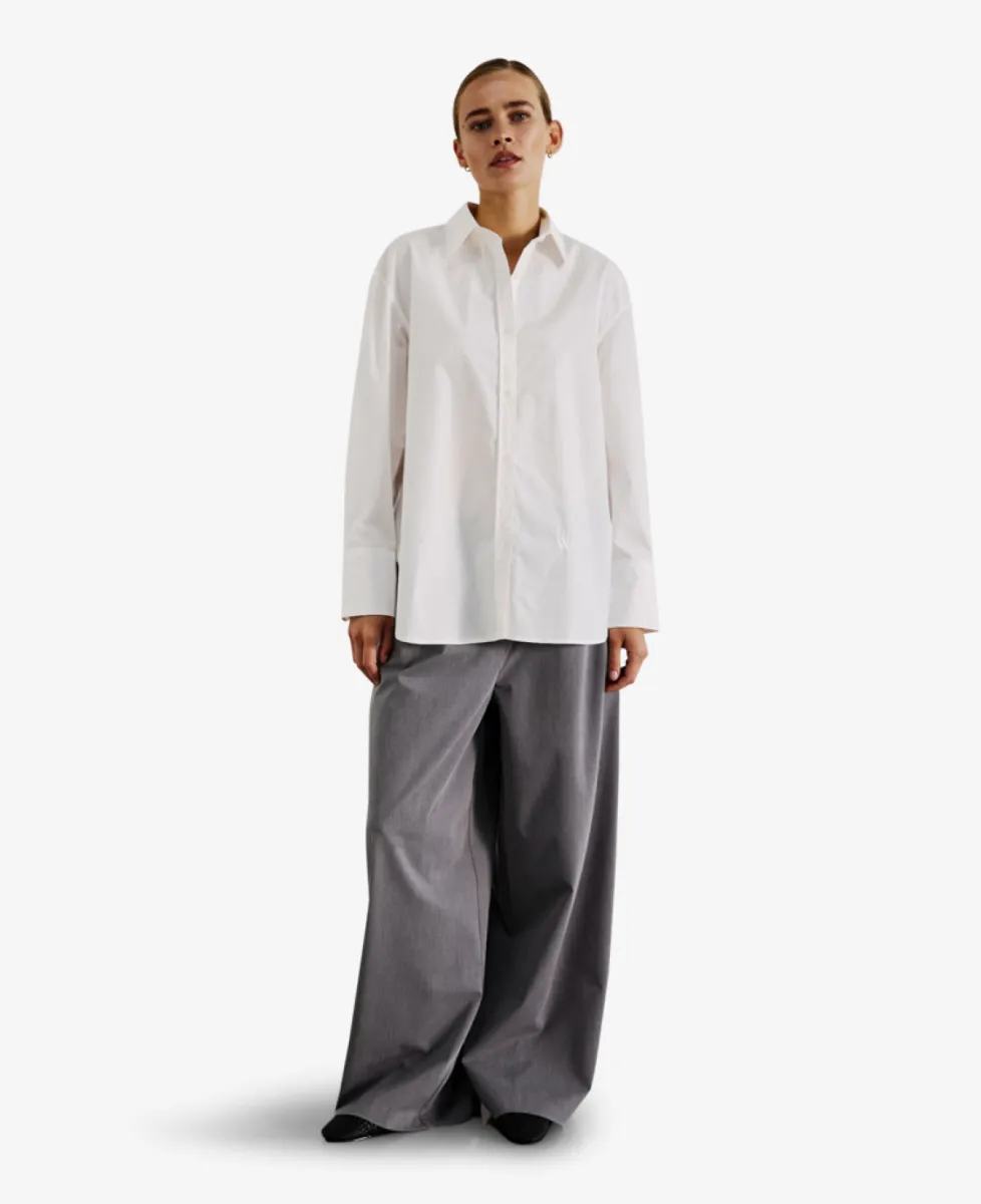 With Black Blouse - WHITE 2 With Black With Black Blouse - WHITE