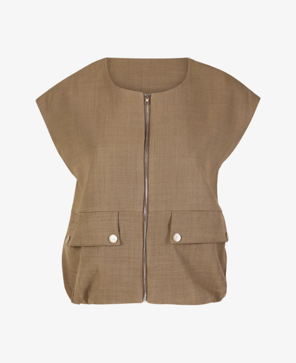 Sisters Point Vest - 206 D. Sand mel. 1 Sisters Point Sisters Point Vest - 206 D. Sand mel.
