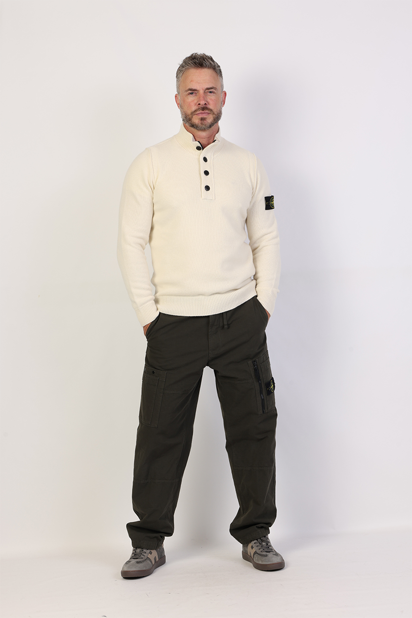 Bruine bodywarmer heren combineren met crèmekleurige trui 2 Bruine bodywarmer heren combineren met crèmekleurige trui - Afbeelding 2