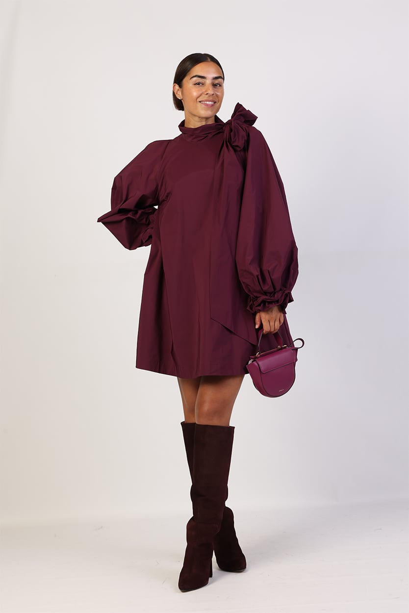 Lakleren jas dames combineren met blousejurk 2 Lakleren jas dames combineren met blousejurk - Afbeelding 2