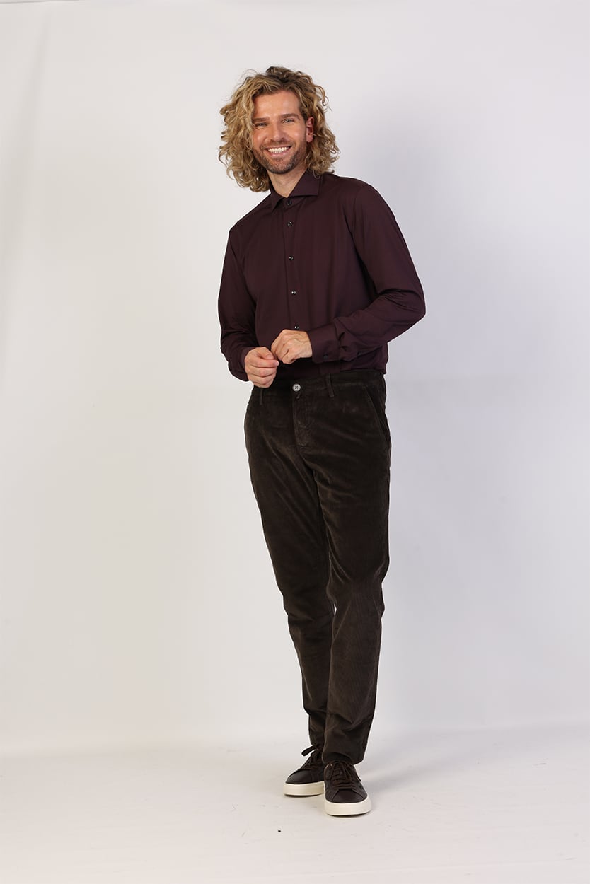 Donkerbruine mantel heren combineren met bordeaux overshirt 4 Donkerbruine mantel heren combineren met bordeaux overshirt - Afbeelding 4