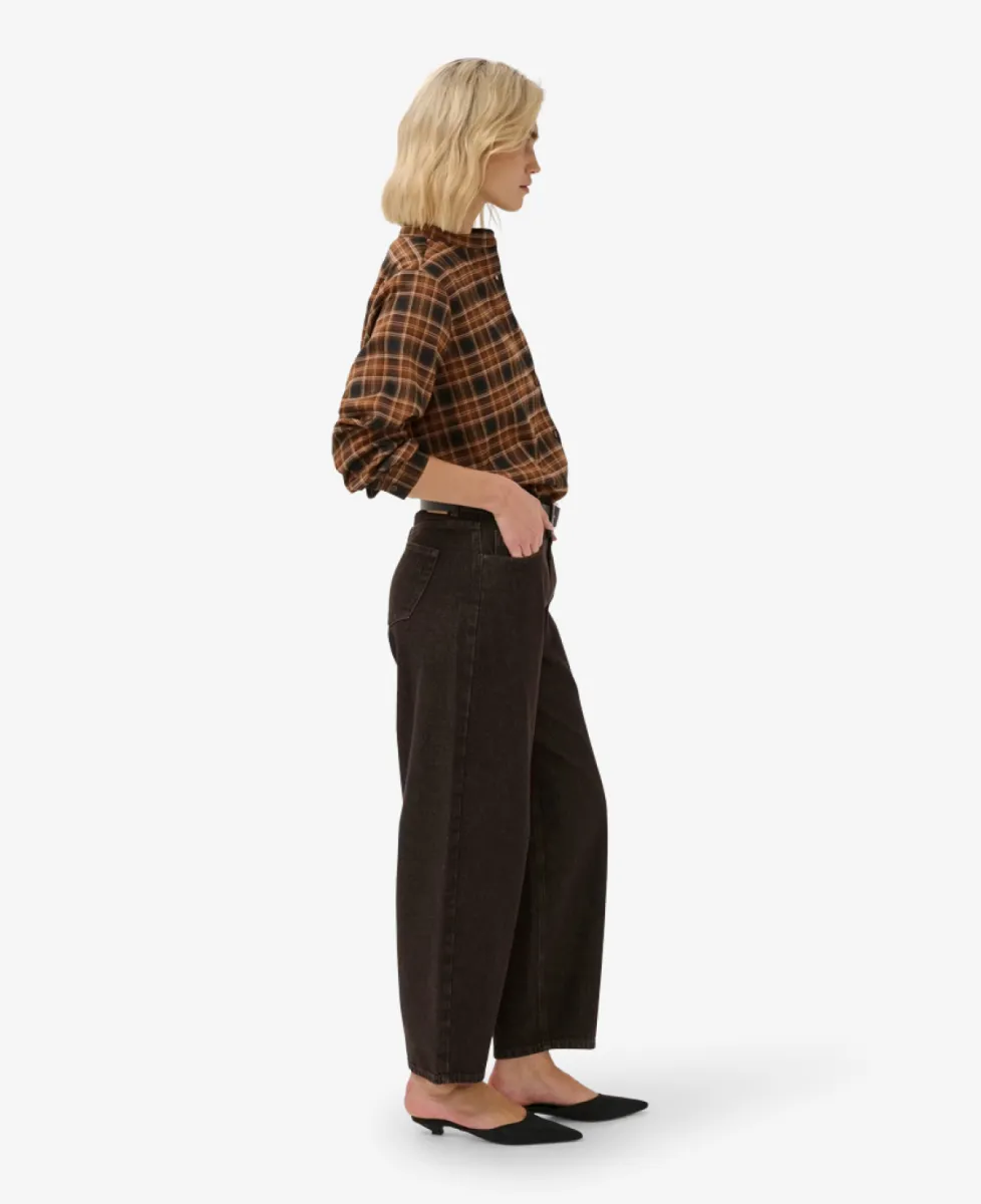 My Essential Wardrobe Jeans - 109758 Dark Brown 5 My Essential Wardrobe My Essential Wardrobe Jeans - 109758 Dark Brown